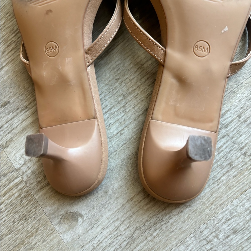 Rachel Zoe Nude Tan Thong Kitten Heel Sandals - Picture 5 of 6